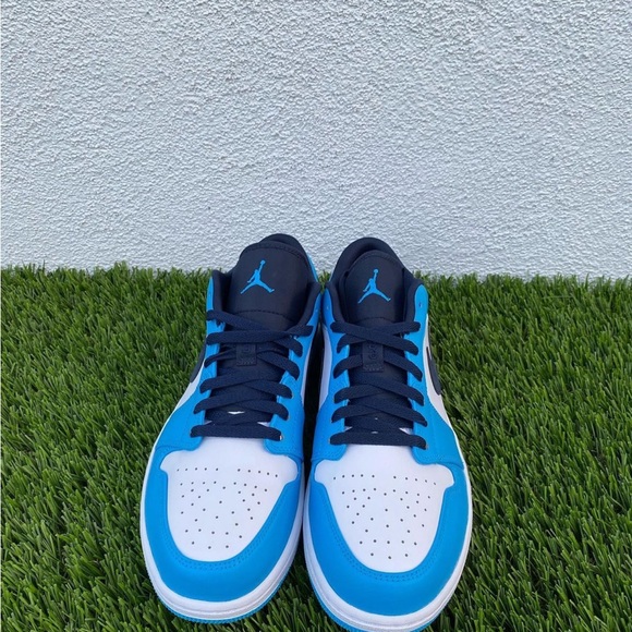 Jordan 1 low unc size 7y brand new with box - Picture 2 of 4